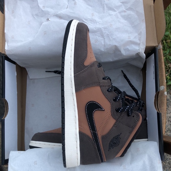 Nike Air Jordan Mid SE Dark Chocolate Earth Tone - Picture 2 of 8